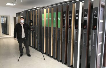 Saša Stojanović slika izložbeni salon unutrašnjih vrata Saša Stojanović slika izložbeni salon unutrašnjih vrata